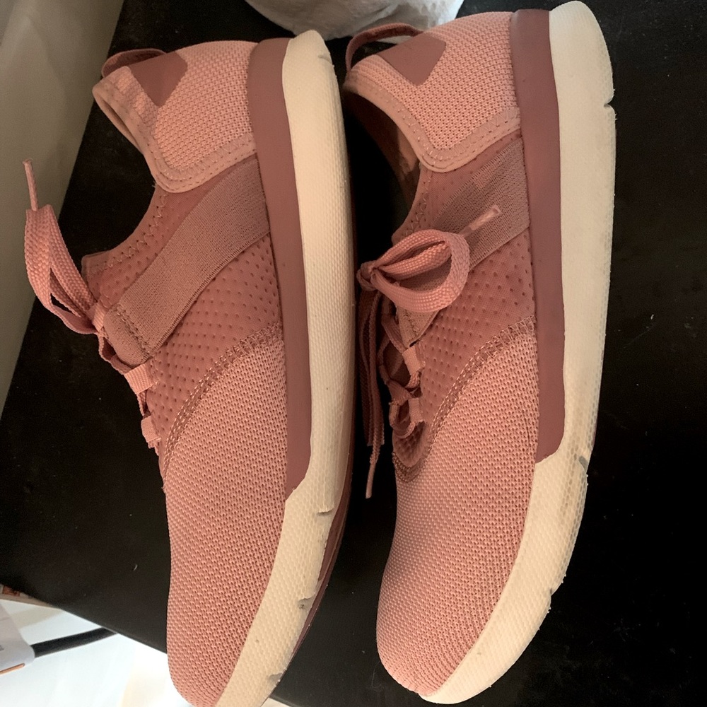 Womens KURU pivot sneakers